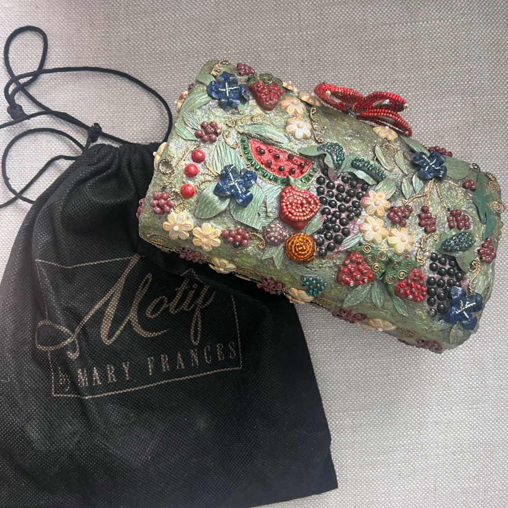 Motif by Mary Frances Vintage Fruit clutch - Picture 4 of 6